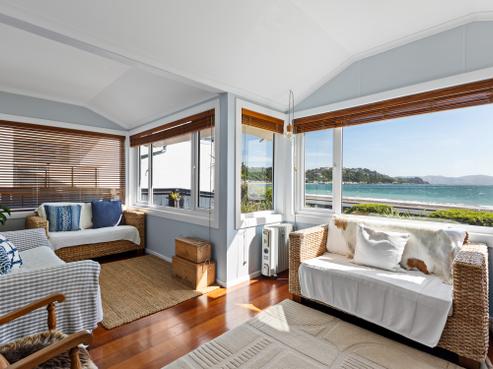 39 Marine Parade, Seatoun