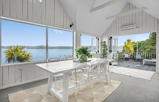 502 Marine Drive, Eastbourne