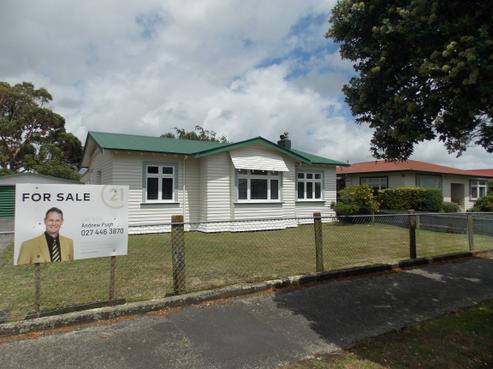 5 Clausen Street, Takaro