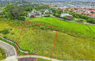 10 Awanui Road, Red Beach