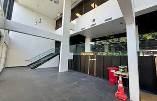 High‑Profile Ground Floor Tenancy on Broadway