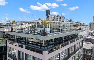 Pink Lady Rooftop Bar