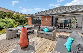 16 Catherin Servant Close, Maunu