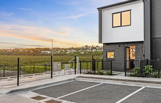 13/10 Ngaroma House Drive, Hobsonville