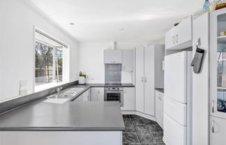 30 Feary Crescent, Takaka