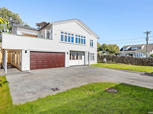 110 Saint Andrews Road, Epsom