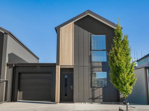 16 Woods Crescent, Cromwell