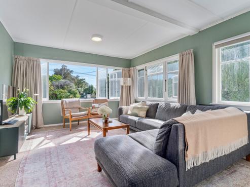 70 Park Road, Carterton