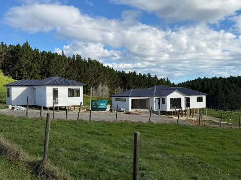 90 Valley Road, Waitoki