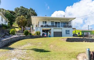 14 Bayview Road, Pouto