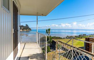 14 Bayview Road, Pouto