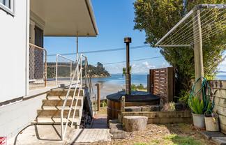 14 Bayview Road, Pouto