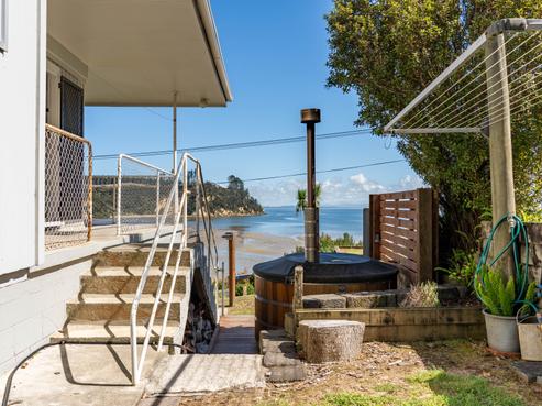 14 Bay View Road, Pouto