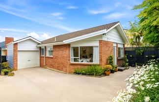 2/154 East Coast Road, Forrest Hill