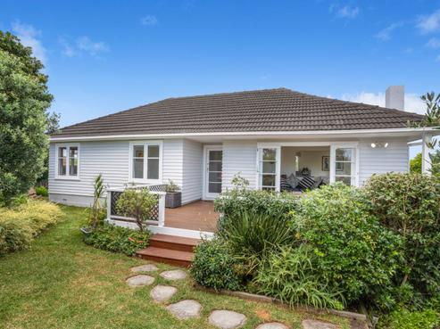 2 Quiet Street, Te Atatu South