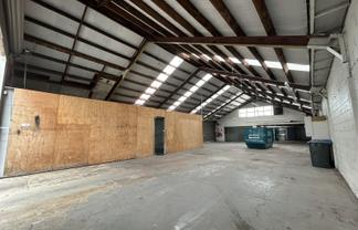 High-profile warehouse - St Johns