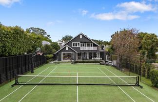 16 Golf Road, Epsom