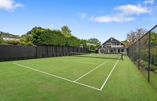 16 Golf Road, Epsom