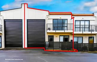 STRATEGICALLY LOCATED LIVE/WORK UNIT 
