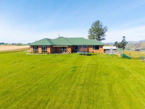 457 Cliffs Road, Hadlow