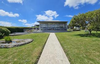 90 Parsons Road, Weston