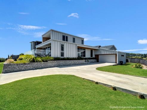 8 Piripai Rise, Coastlands