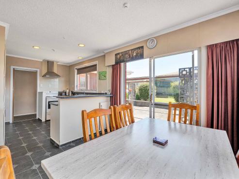8 Kennedy Place, Merrilands
