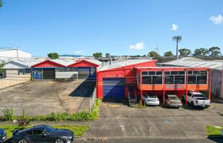 Te Rapa dual warehouse with large secured yard