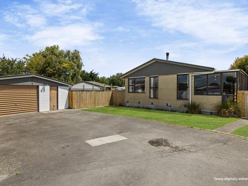 76 Frensham Crescent, Woolston