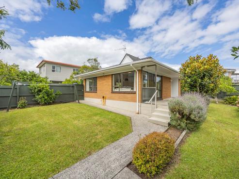 1/18 Kauri Glen Road, Northcote
