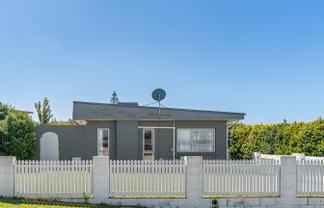 39 Trelawney Crescent, Westown