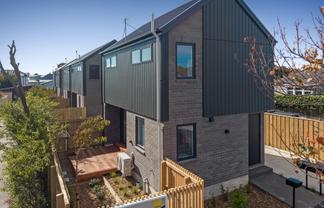437 Worcester Street, Linwood