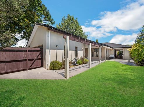 26A George Crescent, Buckland