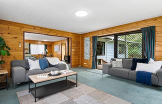 126 Laingholm Drive, Laingholm