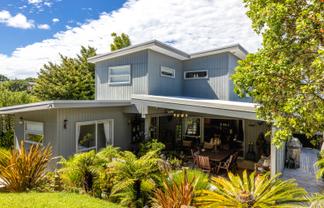 162 Ocean View Road, Oneroa
