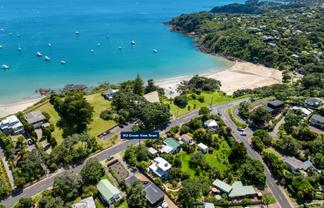 162 Ocean View Road, Oneroa
