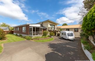 11A Holyrood Terrace, Waipukurau