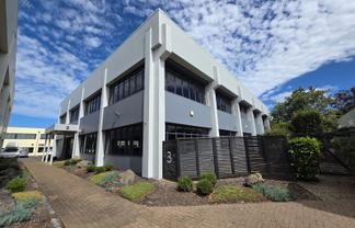 Double floor Manukau office with parking