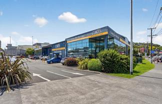 LARGE CENTRAL WAREHOUSE / SHOWROOM
