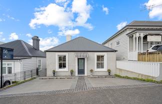 STANDALONE CHARACTER OFFICE ON COLLEGE HILL
