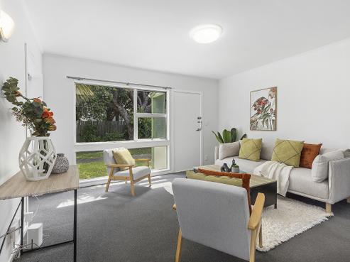 2/102 Endeavour Street, Lyall Bay