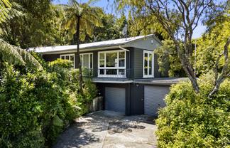 7 Dawn Grove, Brown Owl
