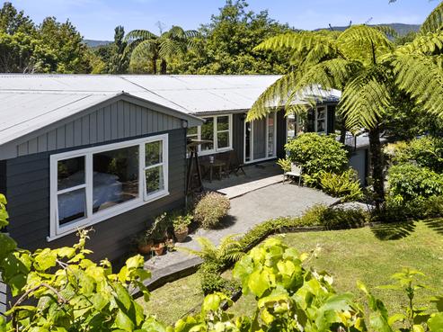 7 Dawn Grove, Brown Owl