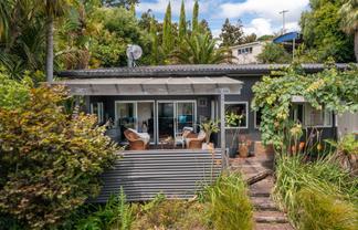 530 Dairy Flat Highway, Dairy Flat