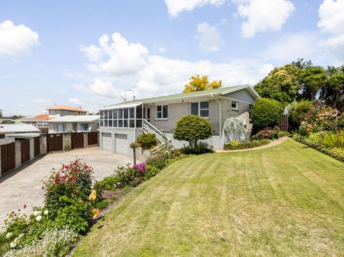 69 Poaka Avenue, Dinsdale