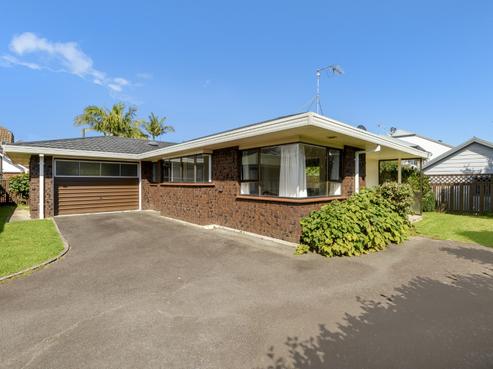 111A Kings Avenue, Matua
