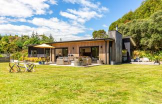 27 Smithfield Road, Waikanae