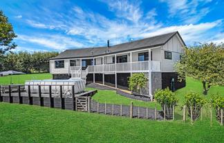 486 Pinnacle Hill Road, Bombay