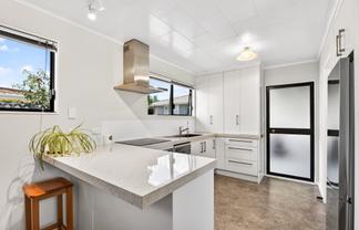 2/283 Westminster Avenue, Tamatea