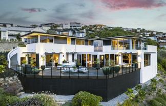 15 Omeo Crescent, Redcliffs